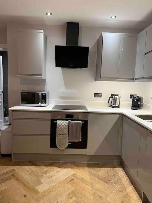 New Apartment, 10 Mins From Principality Stadium Cardiff Exterior photo