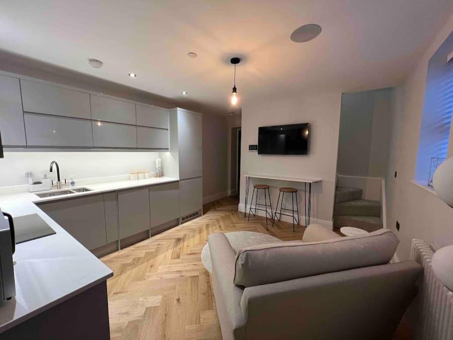 New Apartment, 10 Mins From Principality Stadium Cardiff Exterior photo