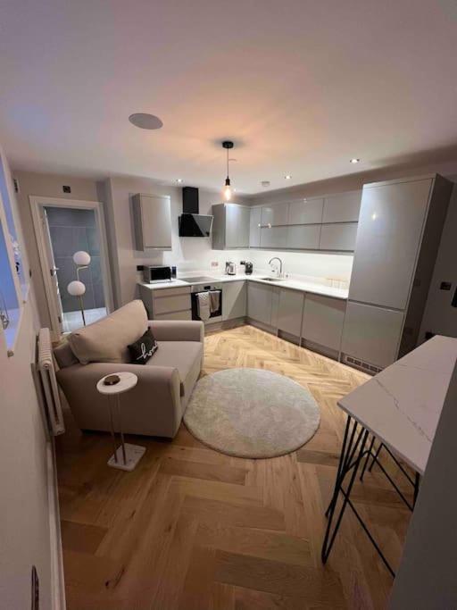 New Apartment, 10 Mins From Principality Stadium Cardiff Exterior photo