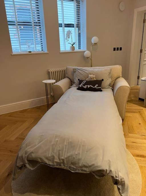 New Apartment, 10 Mins From Principality Stadium Cardiff Exterior photo
