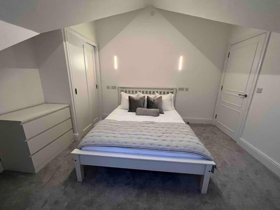 New Apartment, 10 Mins From Principality Stadium Cardiff Exterior photo